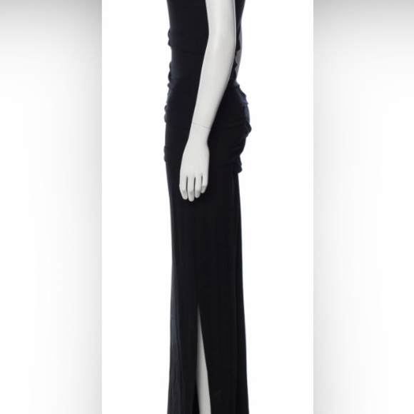 Nicole Miller Artelier black gown with pleating detail - Picture 2 of 7